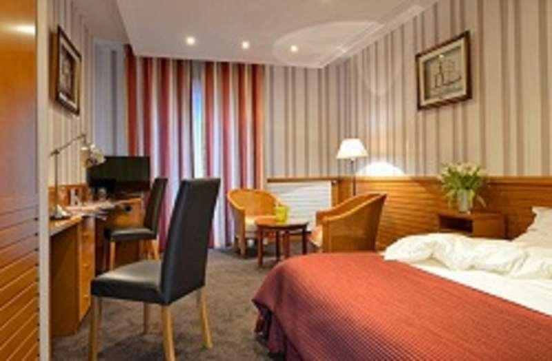 Hotel Le Berry Saint-Nazaire Room photo